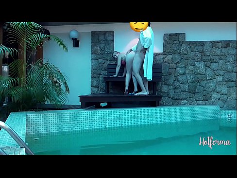 ❤️ Le patron invite la femme de chambre à la piscine, mais n'a pas pu résister à une chaude ☑ Porno dur at us ☑